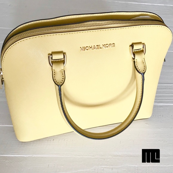 Michael Kors Handbags - HP 6/6✨RARE✨MK Cindy Tote